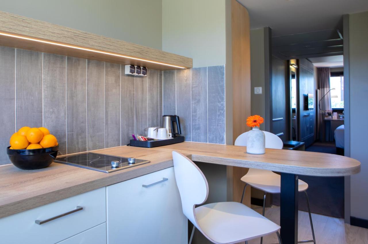 Ibis Castle Hill Отель